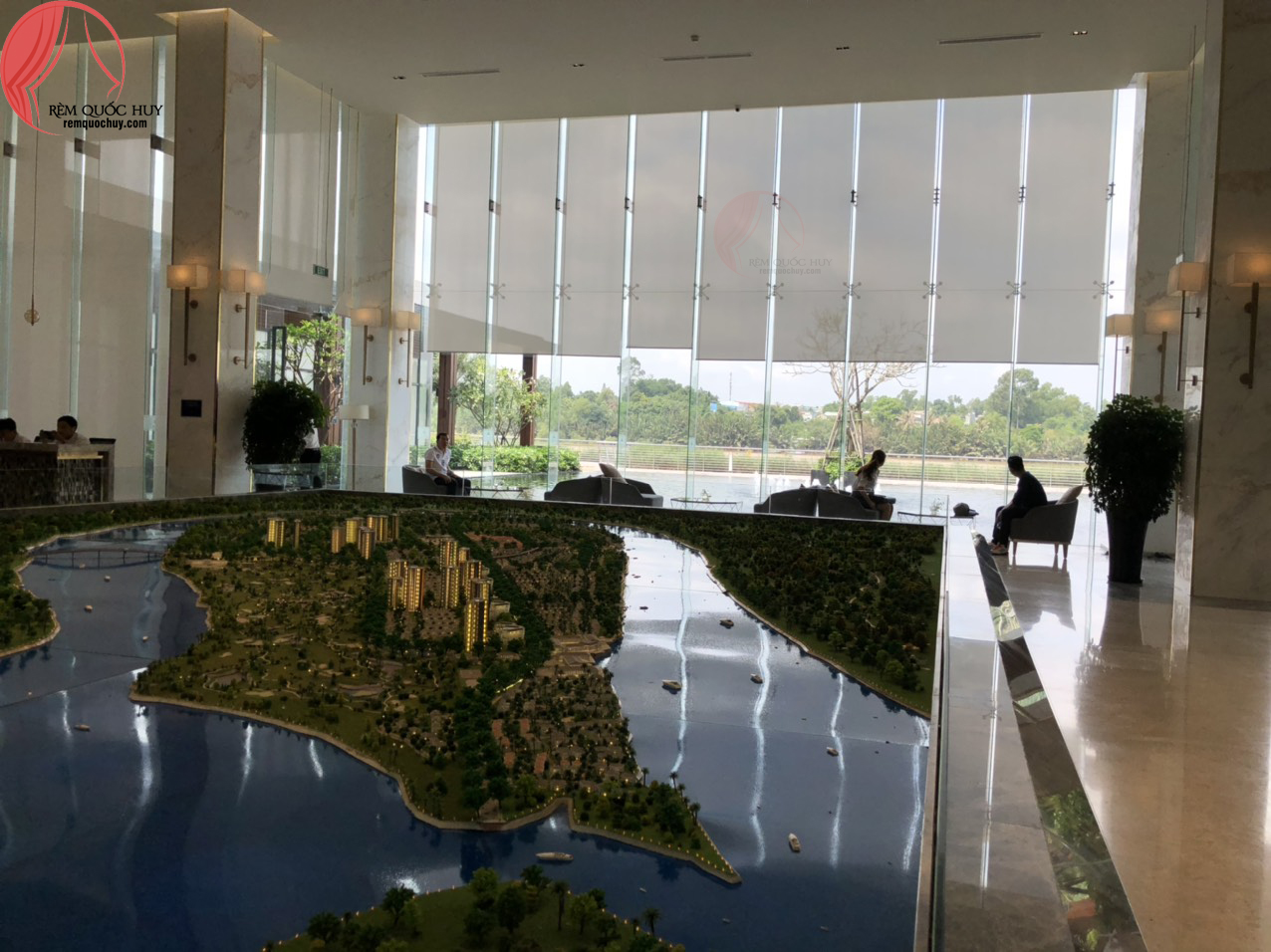 Rèm cuốn lưới
