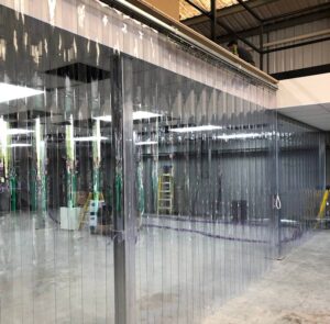 Hệ khung ray inox và tấm PVC trong suốt ngăn lạnh
