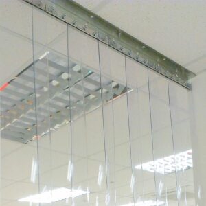 Cận cảnh tấm PVC trong suốt và móc treo inox ngăn lạnh