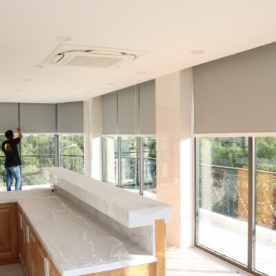 Rèm cuốn cảm biến ánh sáng tự động đóng mở theo thời tiết