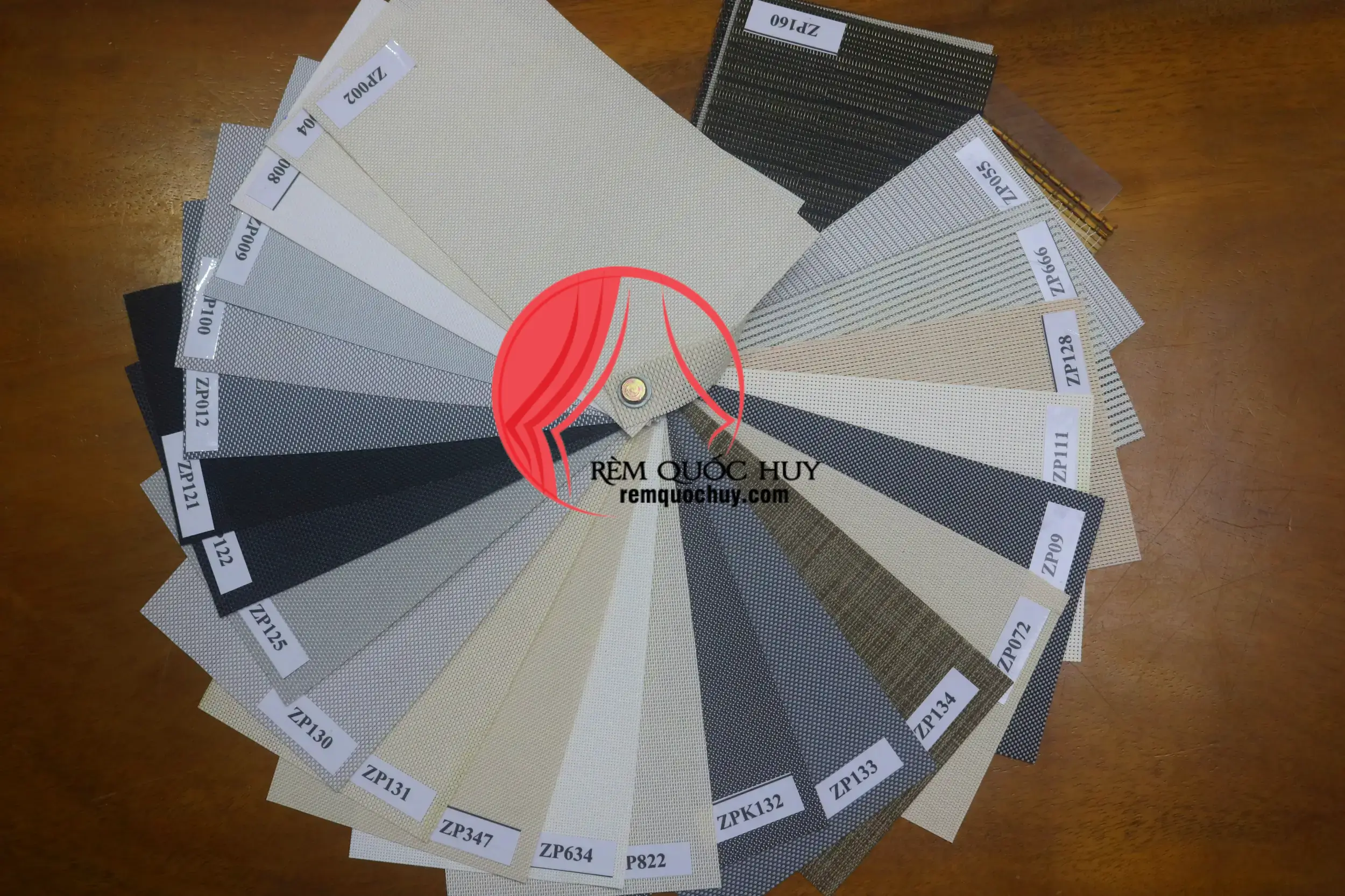 Catalogue rèm cuốn ngoài trời
