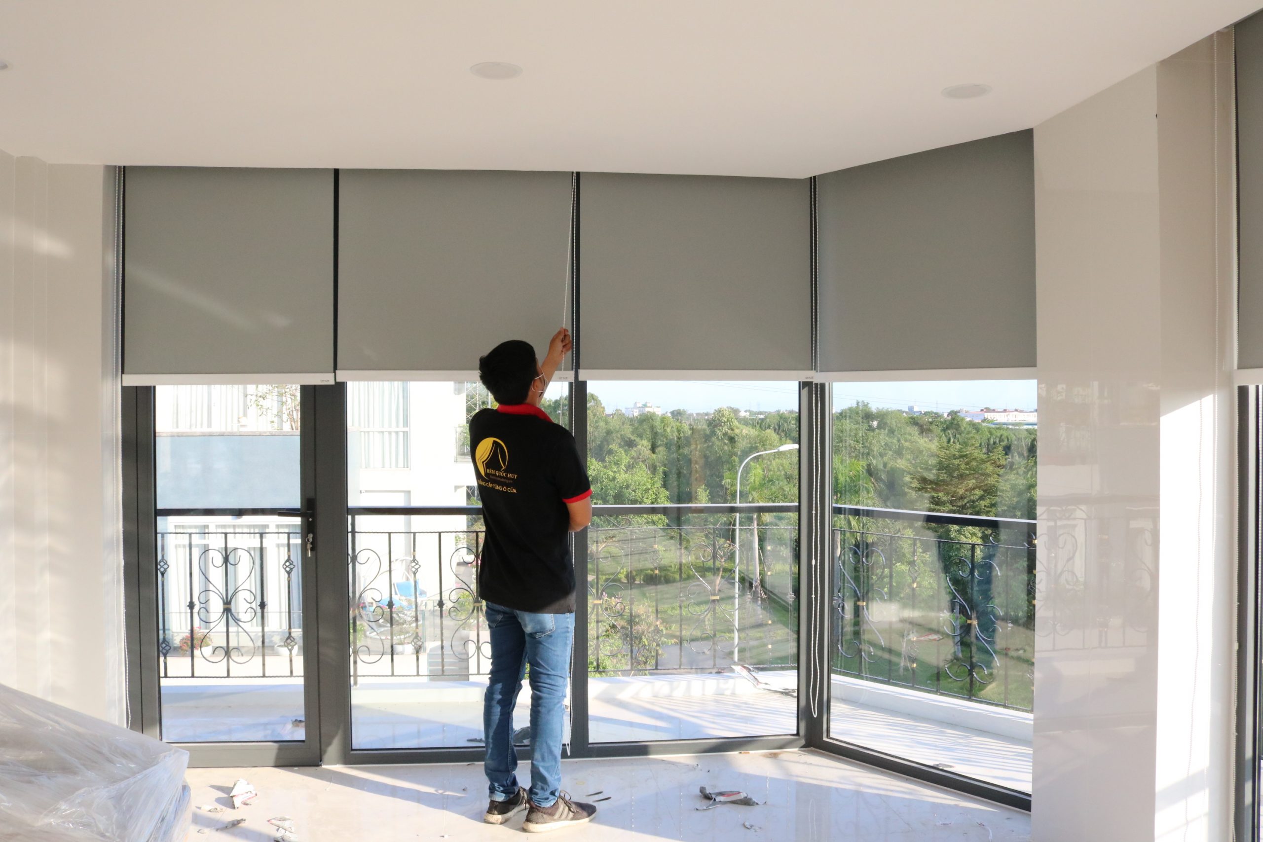 Rèm cuốn chống nước chuyên dụng cho khu vực ngoài trời & nhà tắm