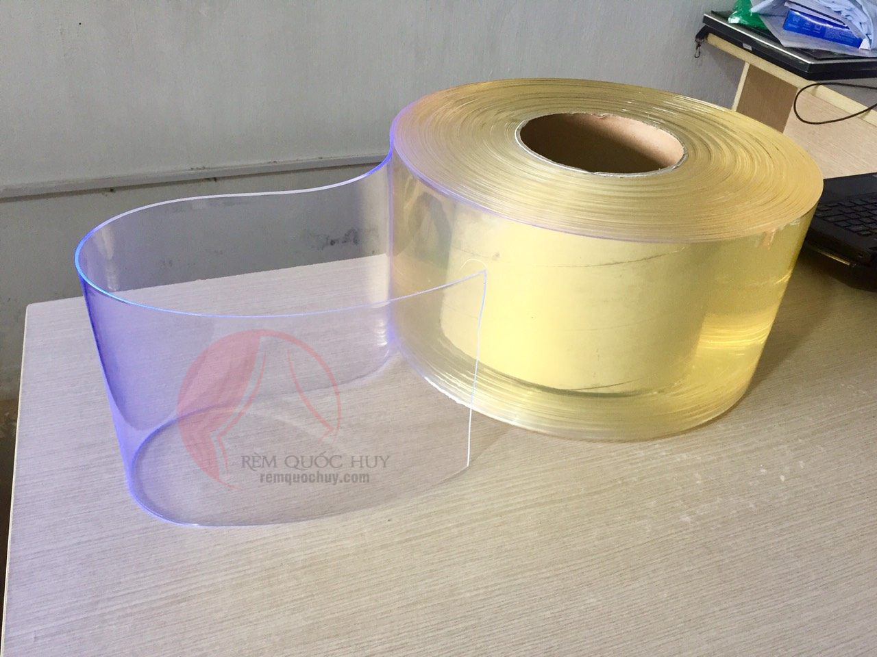 rèm nhựa cách nhiệt