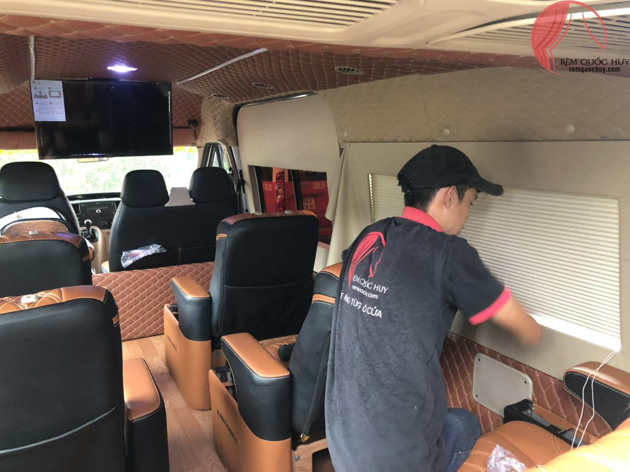 Rèm cửa ô tô – Phụ kiện thiết yếu giúp che nắng, giữ riêng tư và làm mát xe
