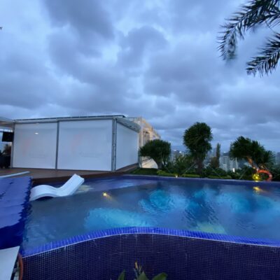 Rèm tự động ngoài trời chịu được bão lắp cho sân vườn biệt thự sang trọng