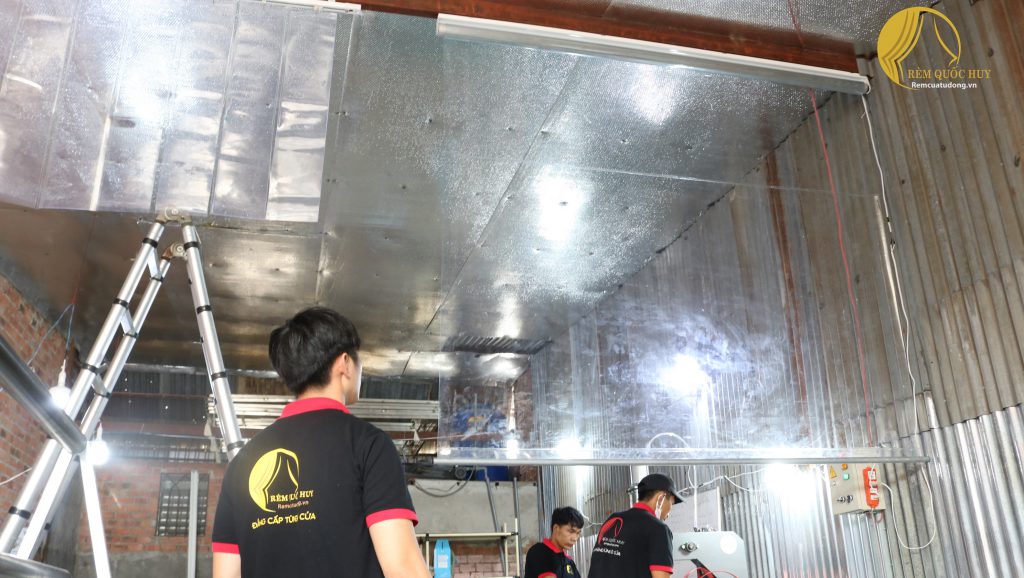 Mẫu rèm nhựa khổ lớn bền đẹp cho nhà xưởng