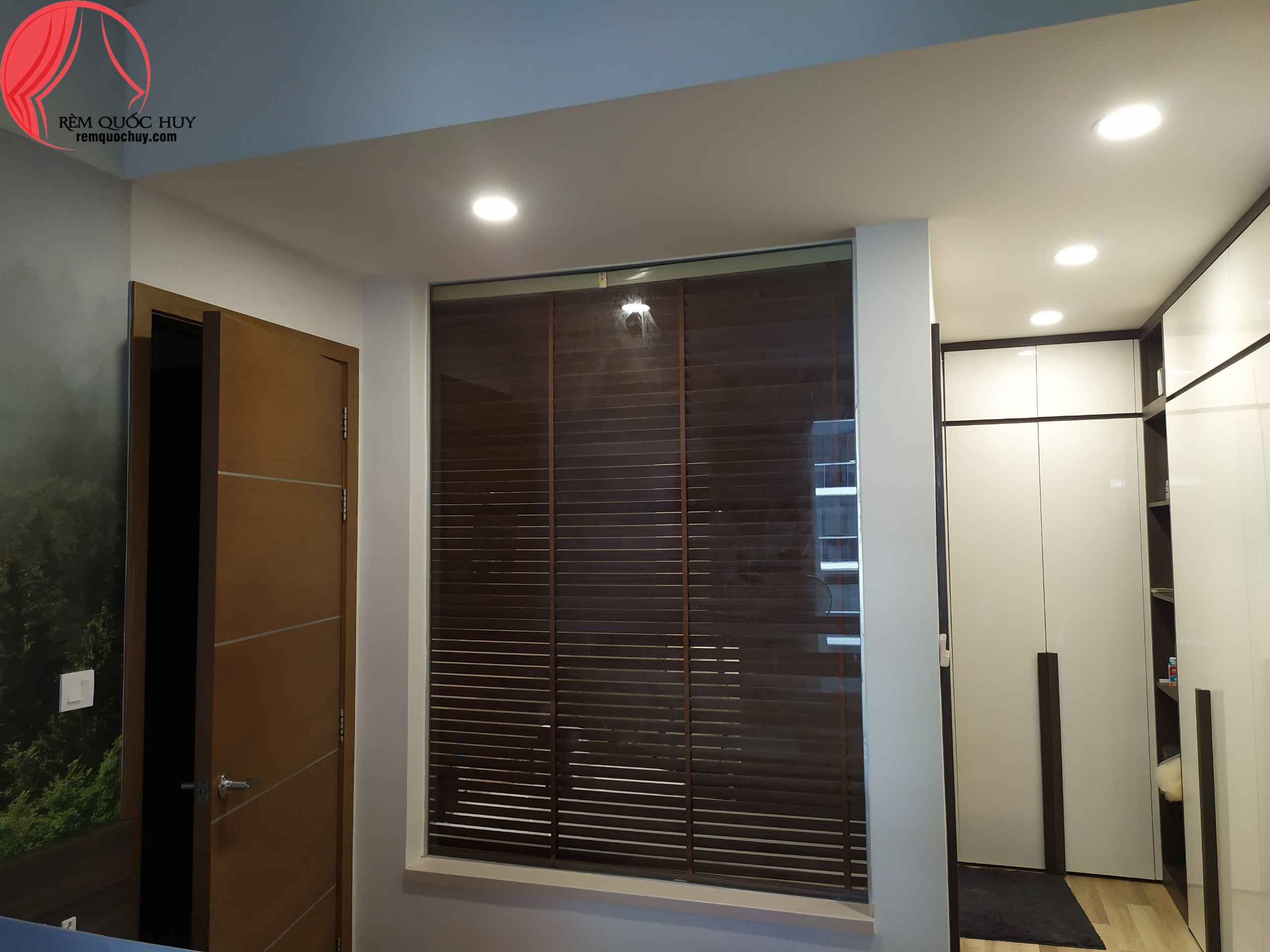 Bộ rèm tạo ra một không gian bình dị, yên ắng Rèm Gỗ