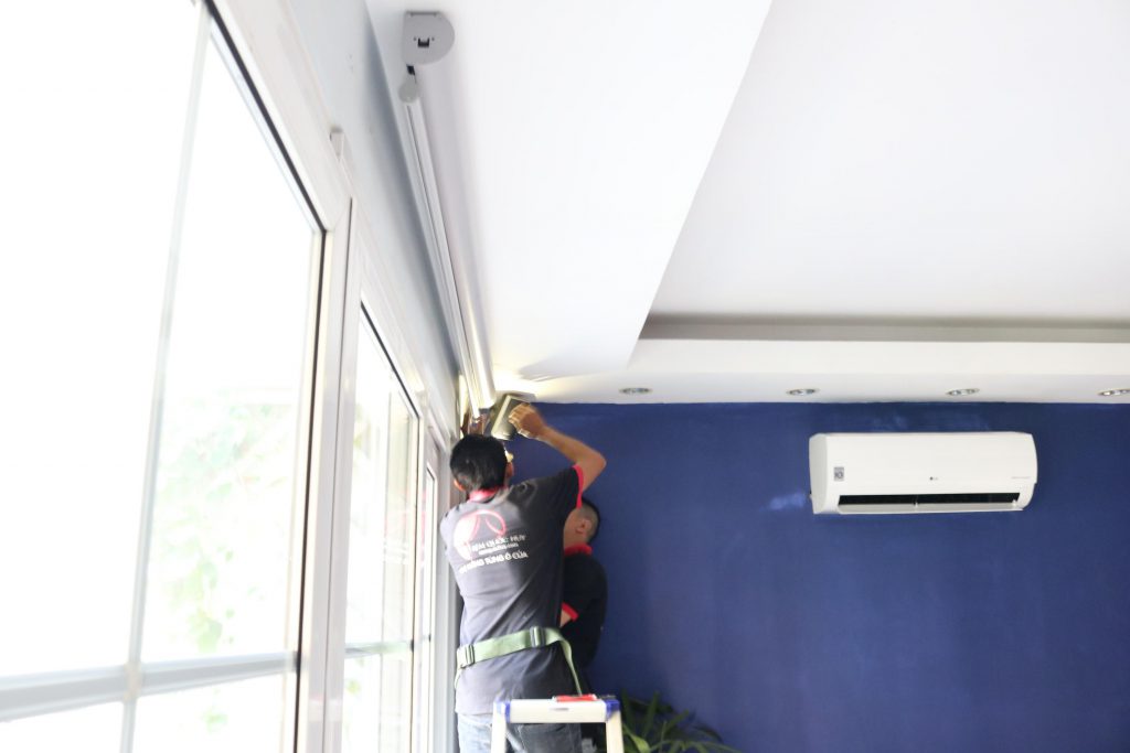Trải nghiệm rèm cầu vồng tự động giá rẻ