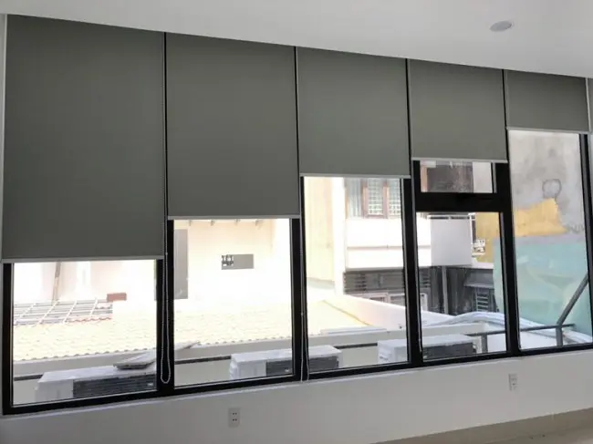 Khách hàng trải nghiệm rèm kéo tự động qua ứng dụng SmartCurtain