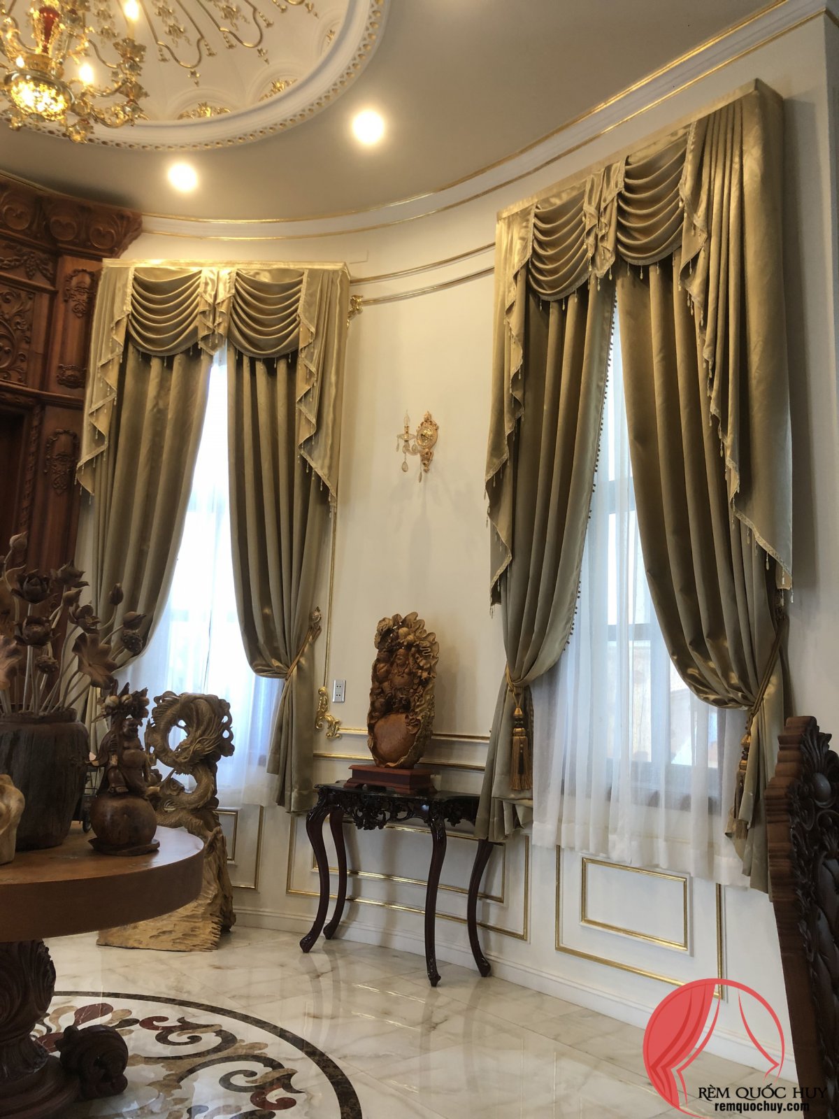 Thi công rèm cửa sổ tân cổ điển bởi đội ngũ Rèm Quốc Huy chuyên nghiệp tại TP.HCM