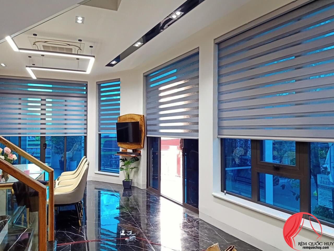 Rèm cuốn cầu vồng