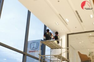 Rèm vải nhựa tự động lắp đặt tại Showroom Honda Auto Sài Gòn