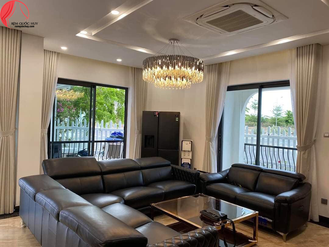 Khách hàng hài lòng với bộ rèm cửa chính giá rẻ chất liệu vải dày cao cấp Khách hàng hài lòng với bộ rèm cửa chính giá rẻ chất liệu vải dày cao cấp