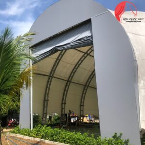 Khung thép vững chắc và thanh cuộn inox 304 trên sân Tennis Bình Dương