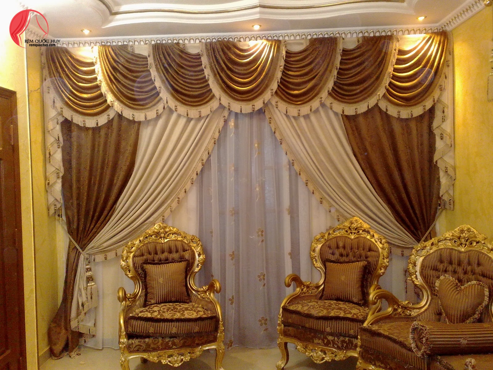 Rèm cửa cao cấp hoàng gia sang trọng cho biệt thự cổ điển