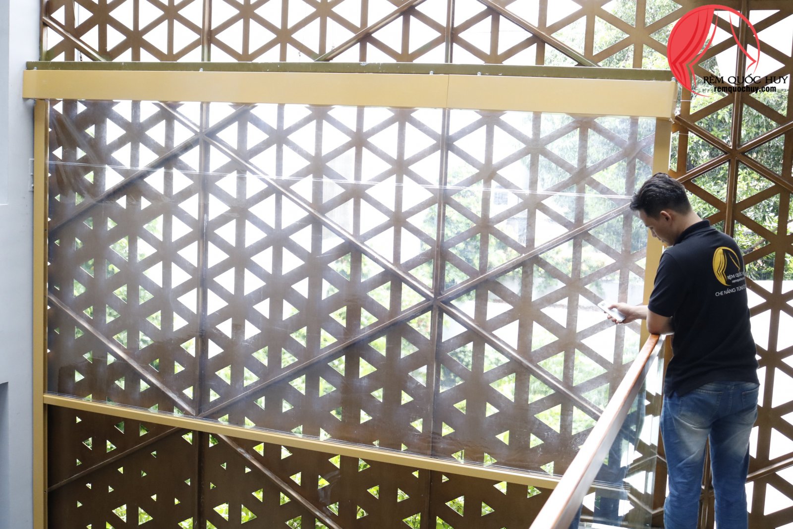 rèm cuốn nhựa PVC trong suốt ngăn bụi hiệu quả