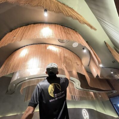 rèm kim loại trang trí trần