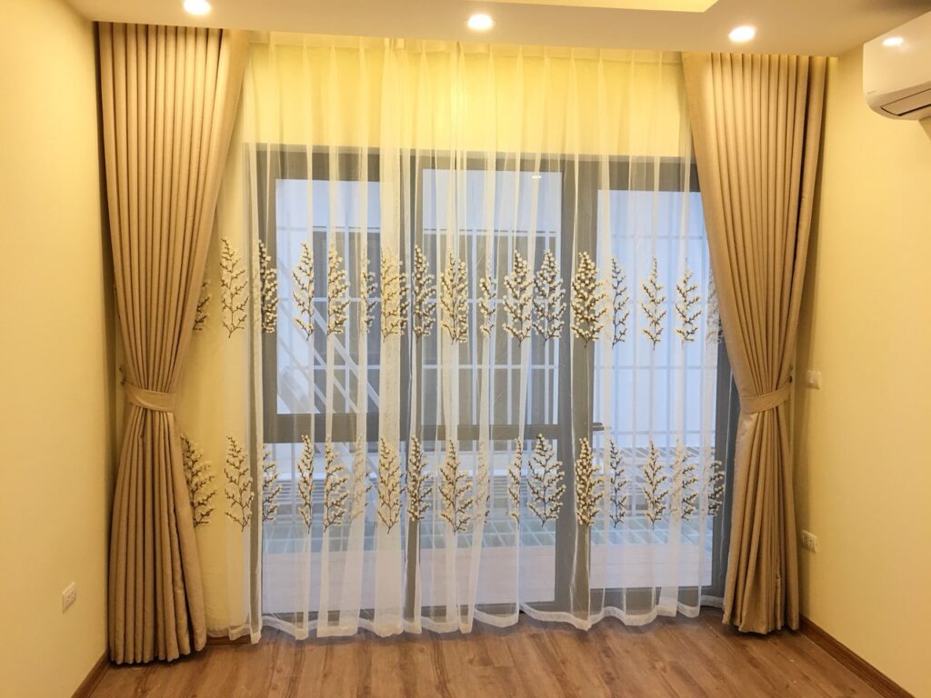Mẫu mành tre cửa ra vào gọn nhẹ