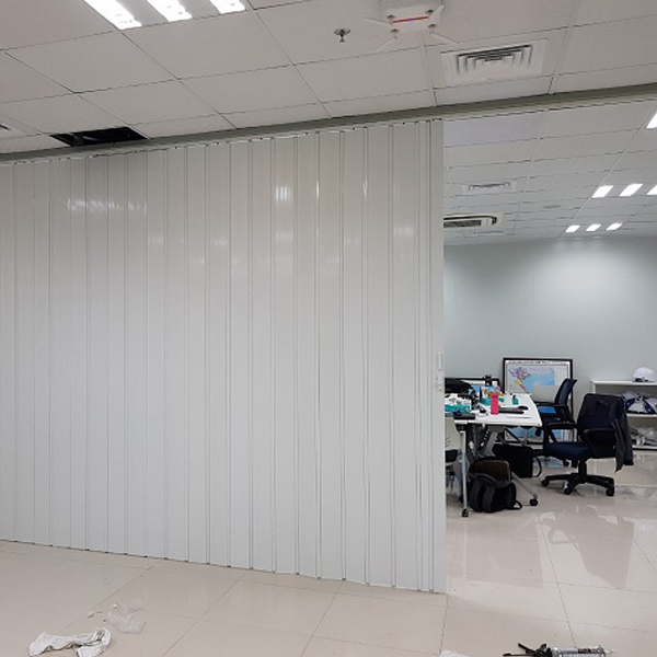 Ngăn phòng để lắp điều hòa bằng rèm hoặc vách nhựa