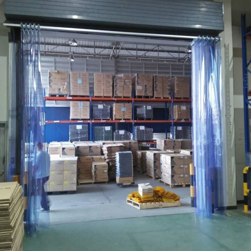 Mẫu màn kéo nhựa tiện dụng cho không gian nhỏ