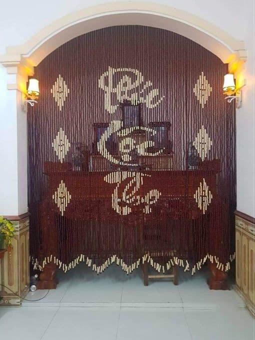 Không gian sống nghệ thuật với rèm hạt cườm thủ công