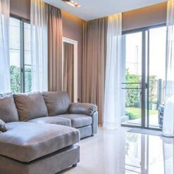 Màng rèm cửa trang trí phòng khách hiện đại