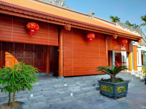 Mành tre được bán tại cửa hàng nội thất dân dụng