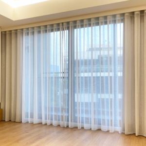 Mẫu rèm 2 lớp tone trắng – ghi sang trọng cho phòng khách