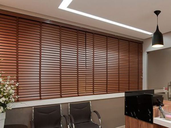 Mẫu rèm cửa gỗ sang trọng kèm bảng giá tham khảo