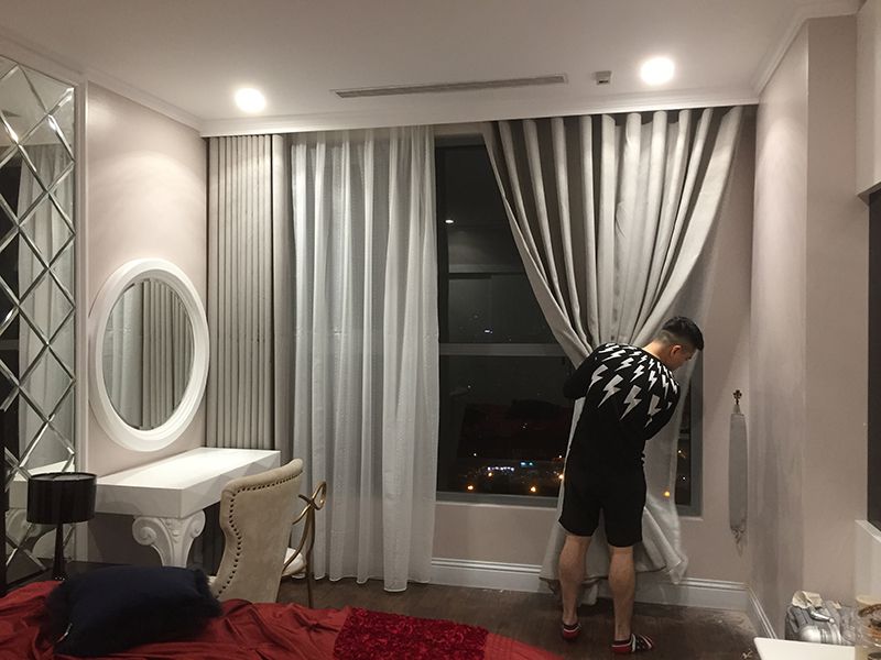 Mẫu rèm kéo ngang tiện lợi cho văn phòng