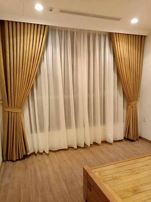 Mẫu rèm màu be vải dày cản sáng, phù hợp với không gian tối giản