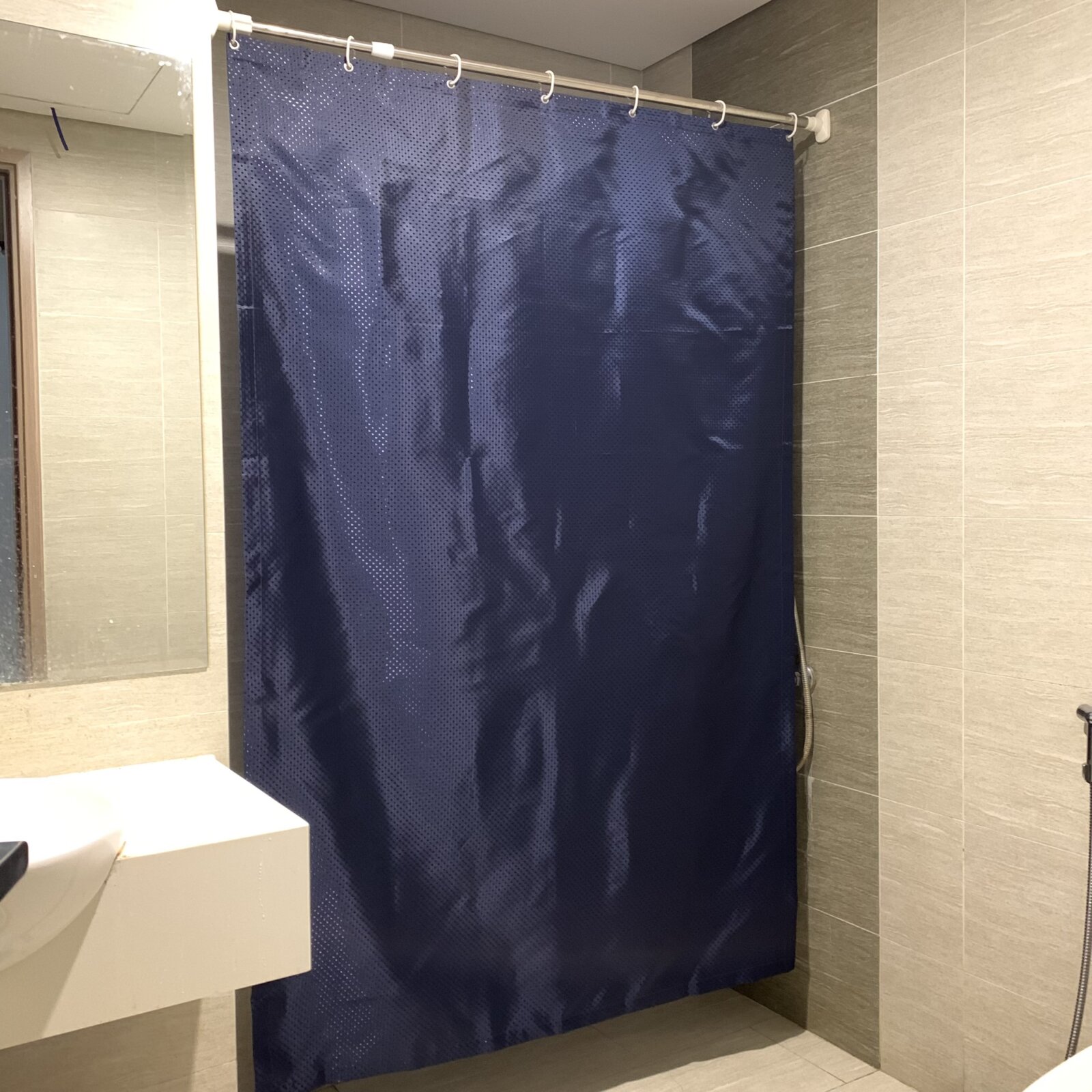 Rèm che cửa phòng vệ sinh tiện dụng và thẩm mỹ