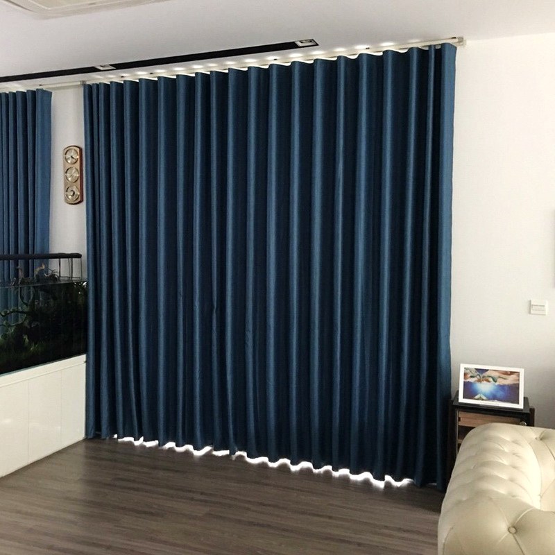 Rèm cửa màu xanh dương mát mẻ cho phòng ngủ dễ chịu
