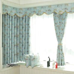 Rèm ngắn thiết kế đơn giản