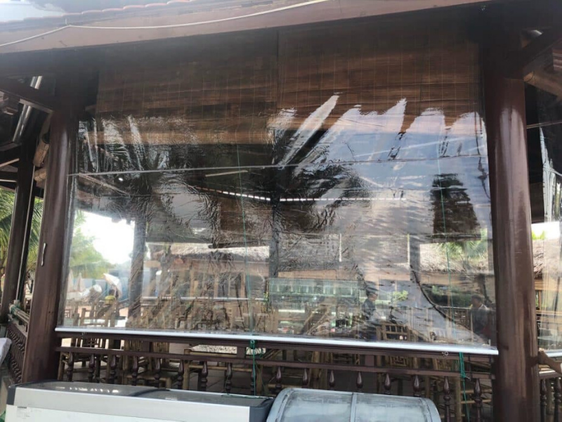 Rèm nhựa cuốn trong suốt ngăn thất thoát nhiệt