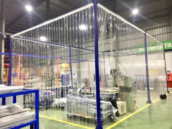 Rèm nhựa kéo xếp tiện lợi cho không gian mở