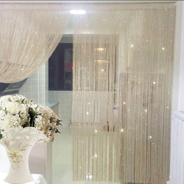Rèm sợi kim tuyến óng ánh trang trí không gian thêm lộng lẫy