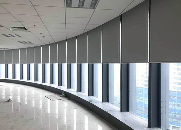 Tấm che nắng cho cửa kính văn phòng cách nhiệt tốt