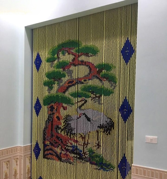 Trang trí cửa ra vào bằng rèm hạt cườm phong cách vintage