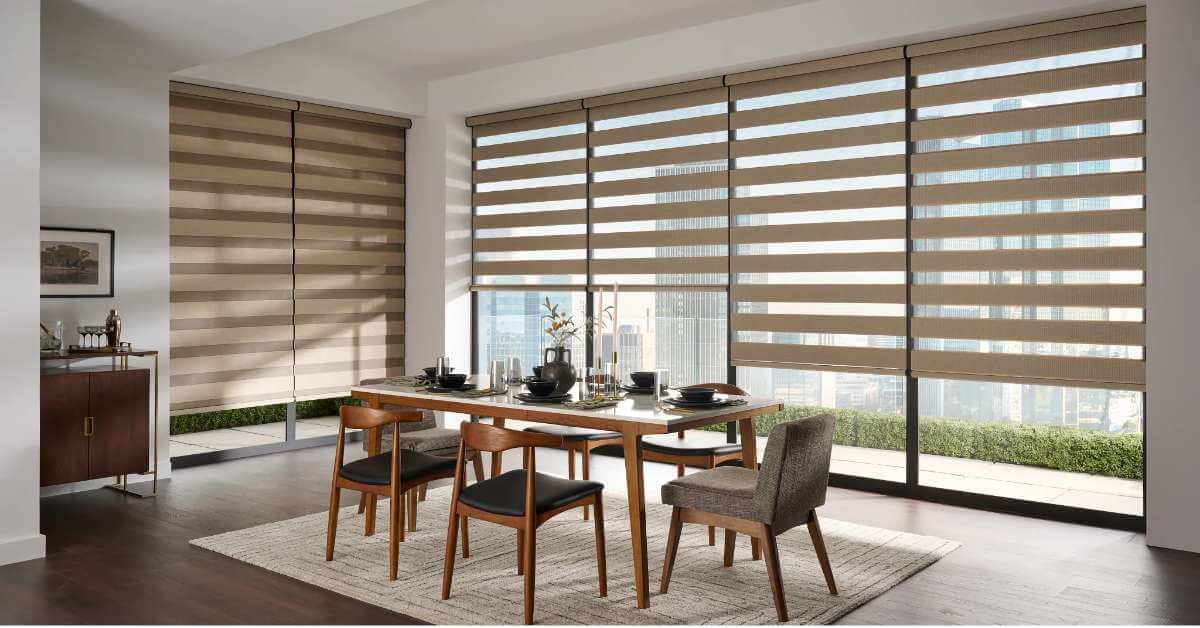 Lắp rèm cầu vồng cho cửa chính biệt thự hiện đại