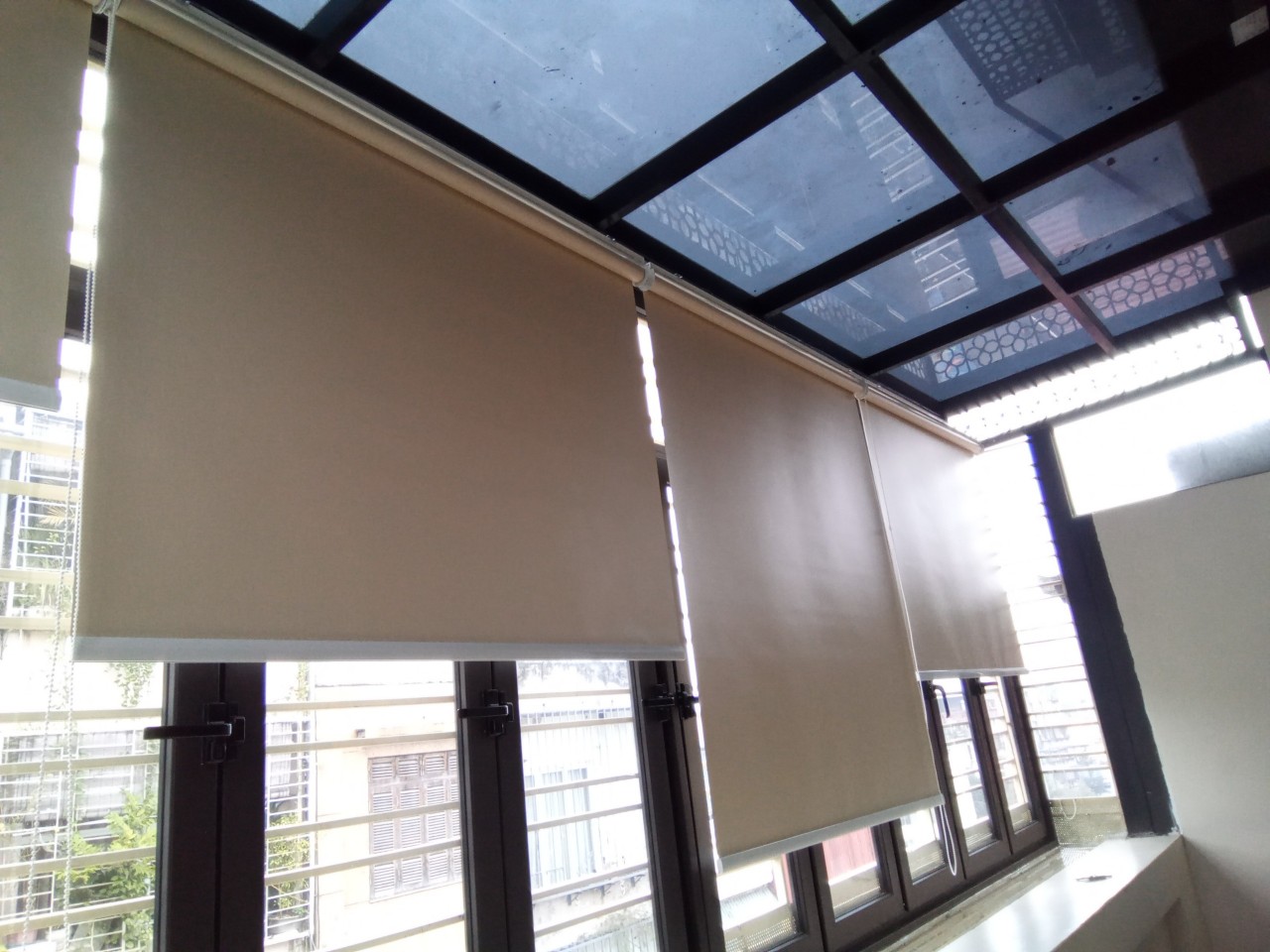 Mẫu rèm cửa kéo dạng xếp gọn tiện lợi cho căn hộ