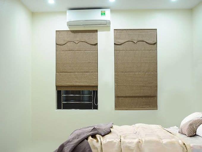 Mẫu rèm cửa sổ nhỏ gọn gàng cho không gian chật hẹp