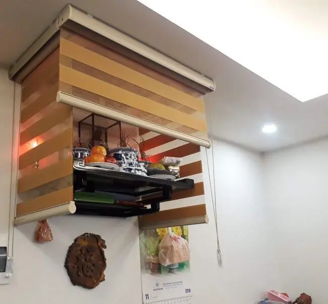 Rèm che bàn thờ treo tường màu trầm trang nghiêm