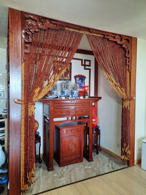Mẫu rèm che bàn thờ treo tường tiện lợi, hợp mọi không gian