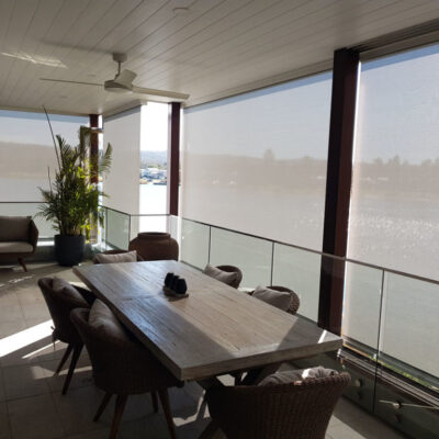 Rèm che mưa nhựa trong suốt ngoài trời tiện lợi và bền đẹp