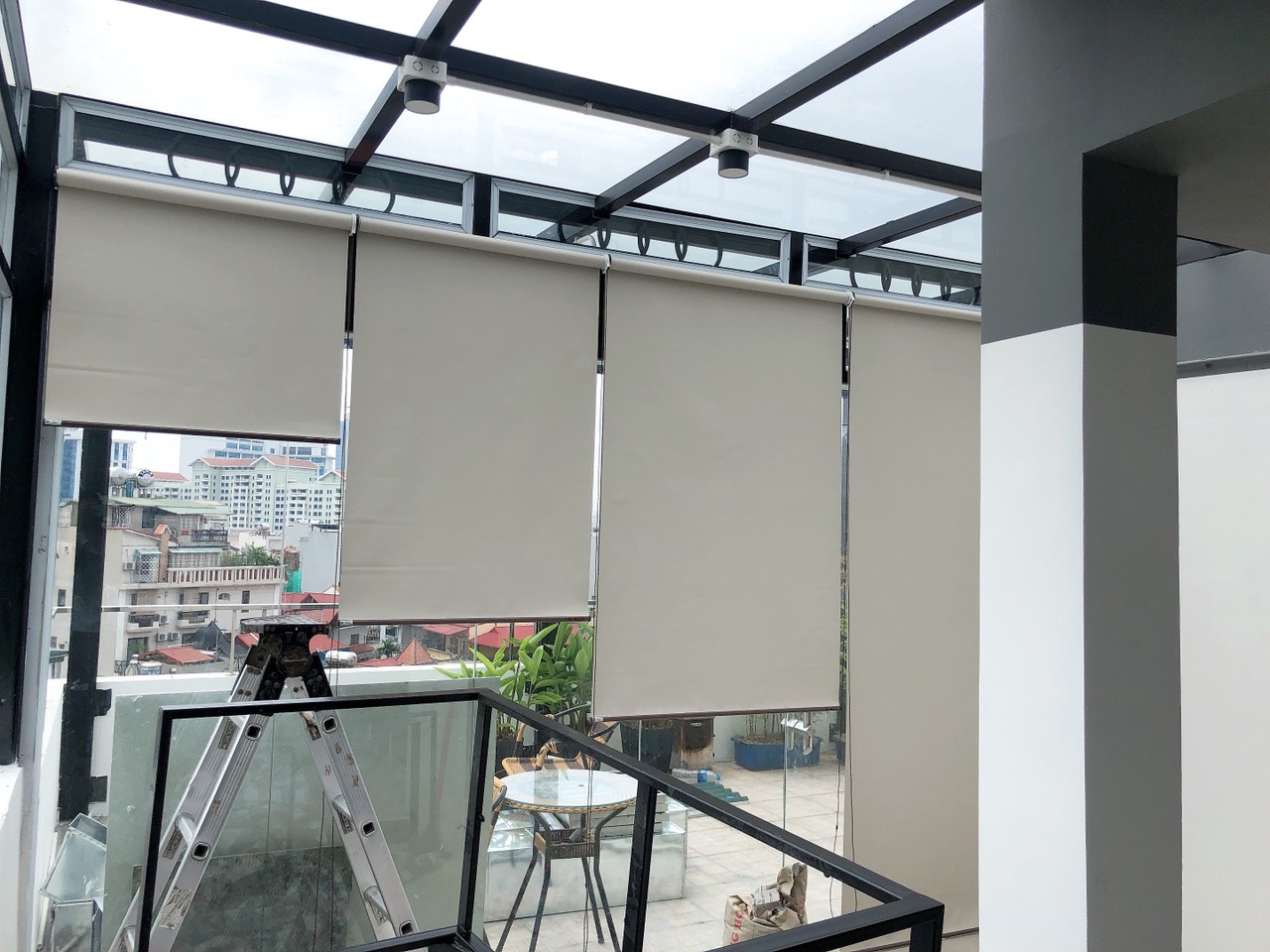 Rèm che nắng trước nhà bằng vải dày