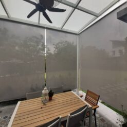 Rèm cửa ban công dạng cuốn gọn