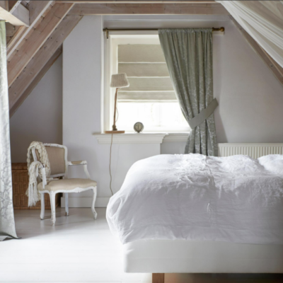 Rèm cửa sổ phòng ngủ nhỏ thiết kế gọn gàng