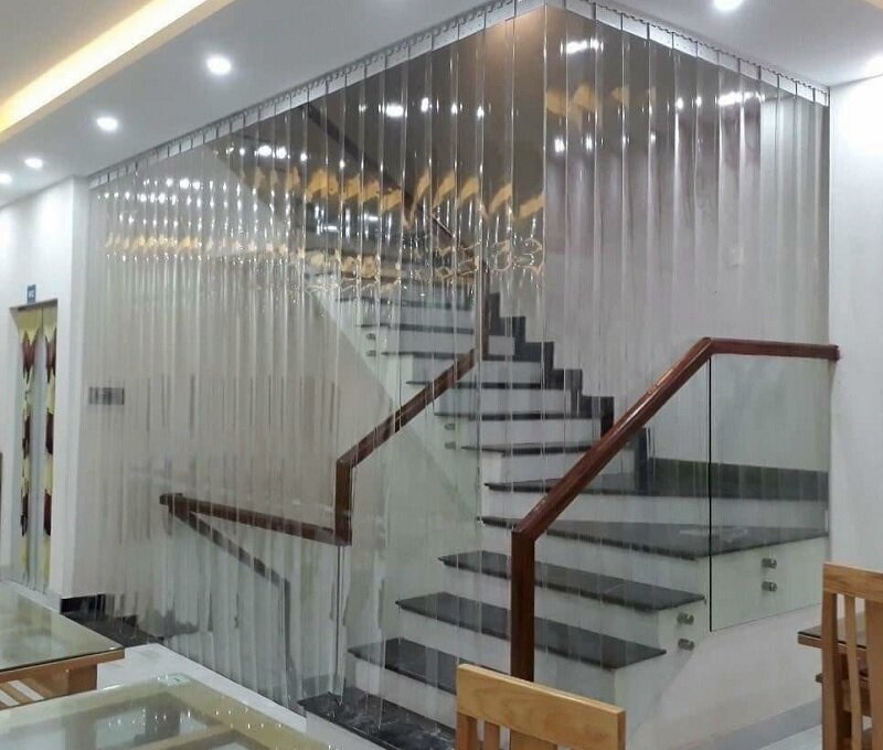 Rèm nhựa ngăn phòng thẩm mỹ cao, dễ vệ sinh