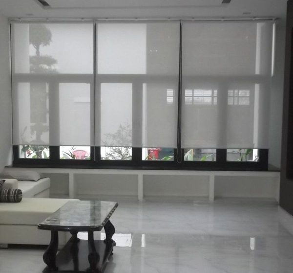 Thi công rèm cuốn lưới giá rẻ tại công trình nhà phố